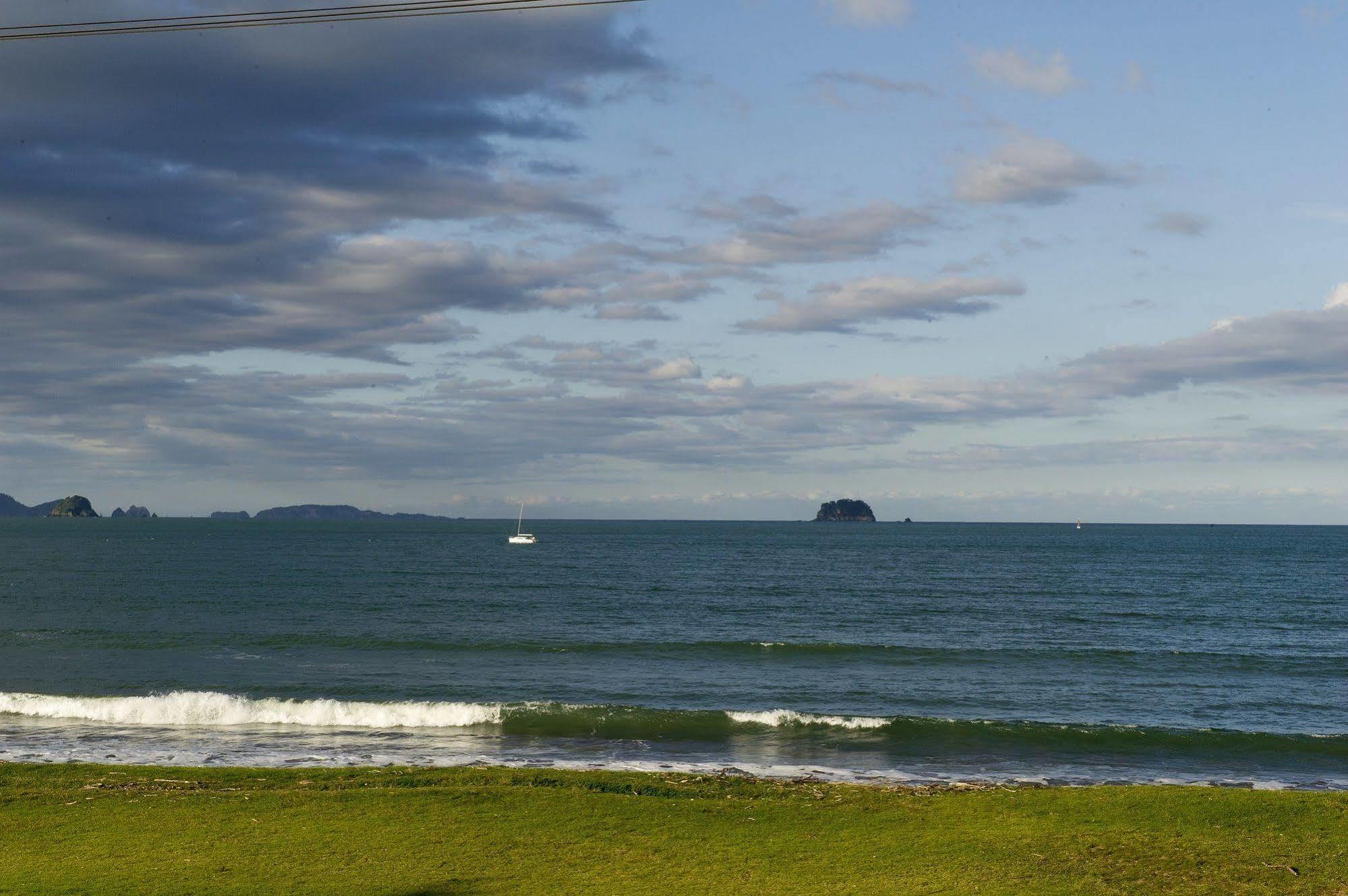 The Oceanside Motel Whitianga Exterior photo